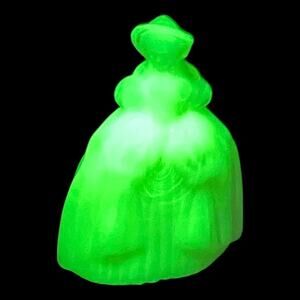 Boyd Glass Melissa Doll Miniature Figurine 2000 Lemon Splash Uranium GLOWS